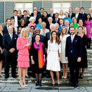 20 June: The Crown Prince and Crown Princess host a dinner in honour of the United Nations Foundation Board of Directors at Skaugum. 1st row, from the left: Crown Princess Mette-Marit, Queen Sonja, Queen Rania and Crown Prince Haakon. 2nd: I. Svegården, I. Ivanov, N. Annan, K. Annan, T. Turner, C. MacDonald and K. S. Lund. 3rd: T. Wilhelmsen, D. Yunus, A. Yunus, M. Yunus, G. Harlem Brundtland, A.O.  Brundtland and Melhus. 4th: I. Gjærum, N. Sadik, E. Rothschild, Y. Ming, H. Owada, Y.  Owada and Borgan. 5th: Achmed, M. Seydel, C. Young, A. Young, W. Wirth, T. Wirth og B. Ishaq. 6th: V. Hollekim, P.E. Selvaag, Shamir, R. Rich, K. Calvin, J. Calvin, D. Siauw and R. Vesseltun (Photo: Stian Lysberg Solum, Scanpix)